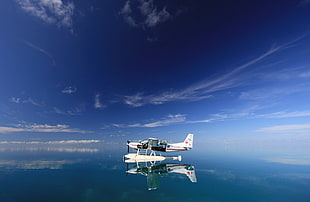 white and red monoplane, reflection, sky, aircraft, Cessna C208B Caravan HD wallpaper