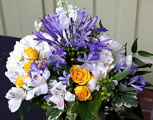 assorted flower arrangement on vase HD wallpaper