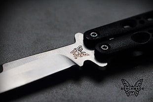 silver and black butterfly knife, benchmade, butterfly knives, knife, Balisong HD wallpaper