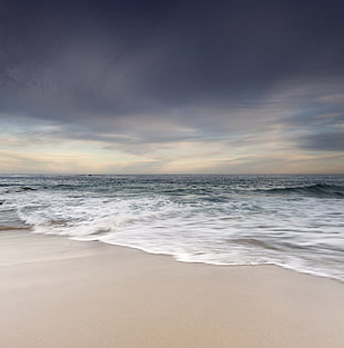 photo of beach waves near seashore HD wallpaper