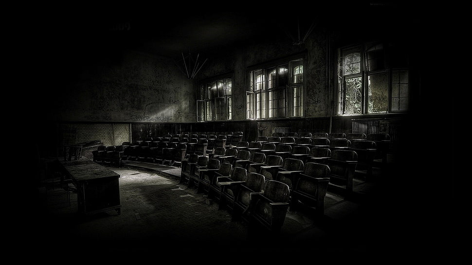 Salle de classe de sortilèges  Ruins-abandoned-dark-classroom-wallpaper-preview
