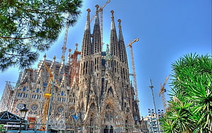 Sagrada Familia HD wallpaper