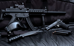 black assault rifle