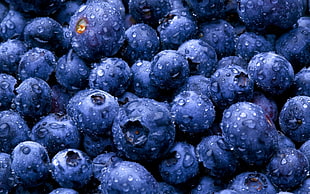raspberry lot, fruit, blueberries, wet, macro