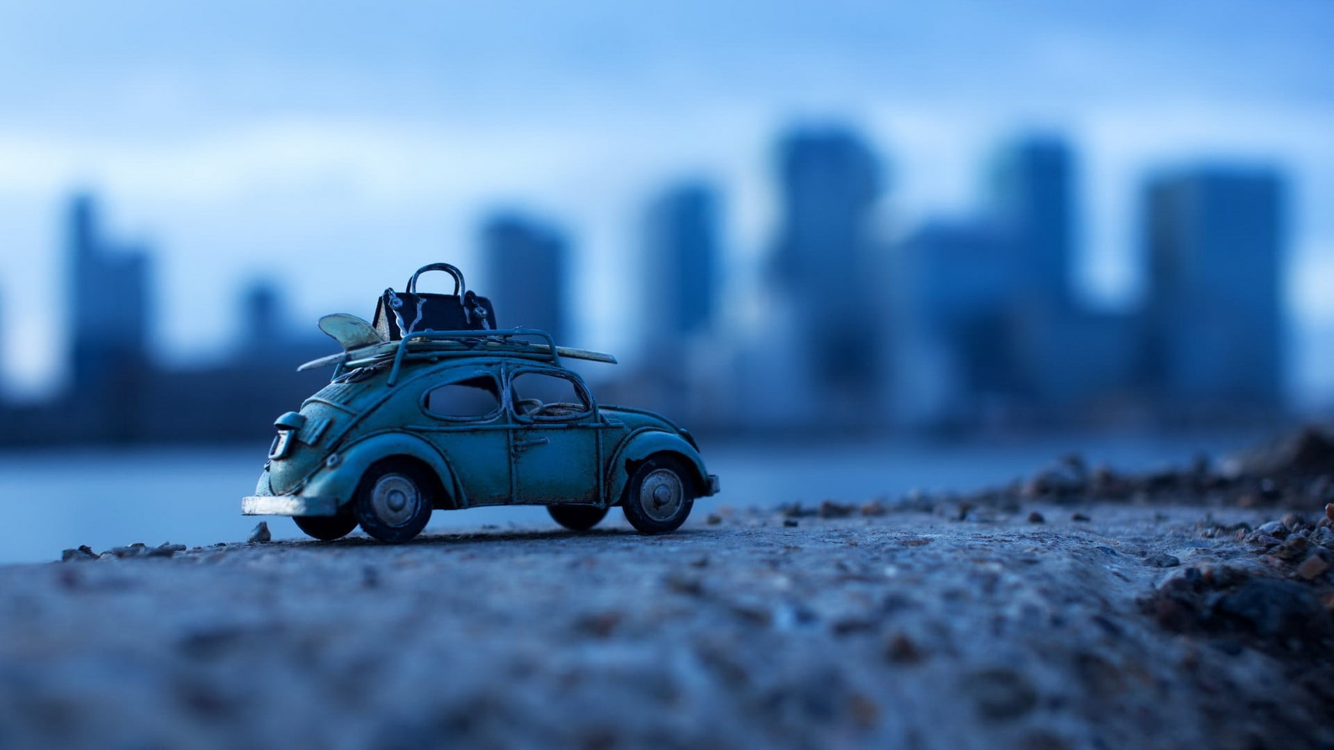 gray Volkswagen Beetle coupe miniature