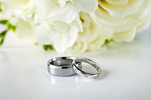 silver-colored wedding bands HD wallpaper
