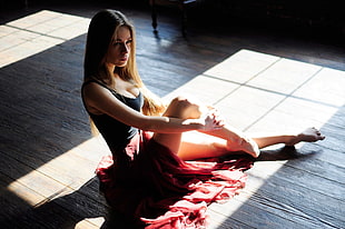 woman wearing dress sitting on floor HD wallpaper