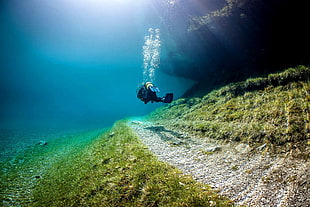 diver using oxygen regulator, Grüner See, underwater, lake, divers