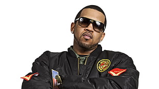 man wearing black zip-up jacket and brown sunglasses HD wallpaper