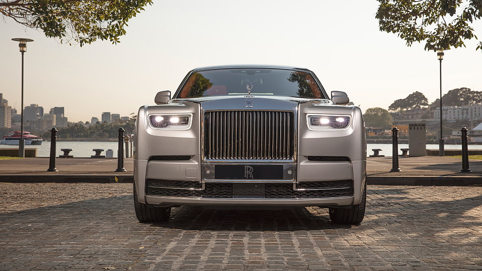 silver car HD wallpaper