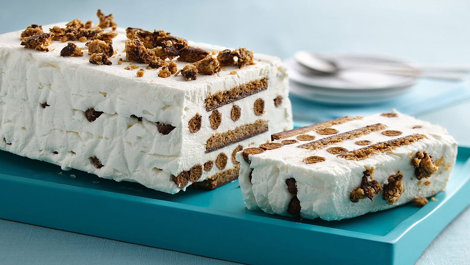 vanilla cake with nuts HD wallpaper