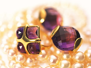 gold and purple jewelry set HD wallpaper