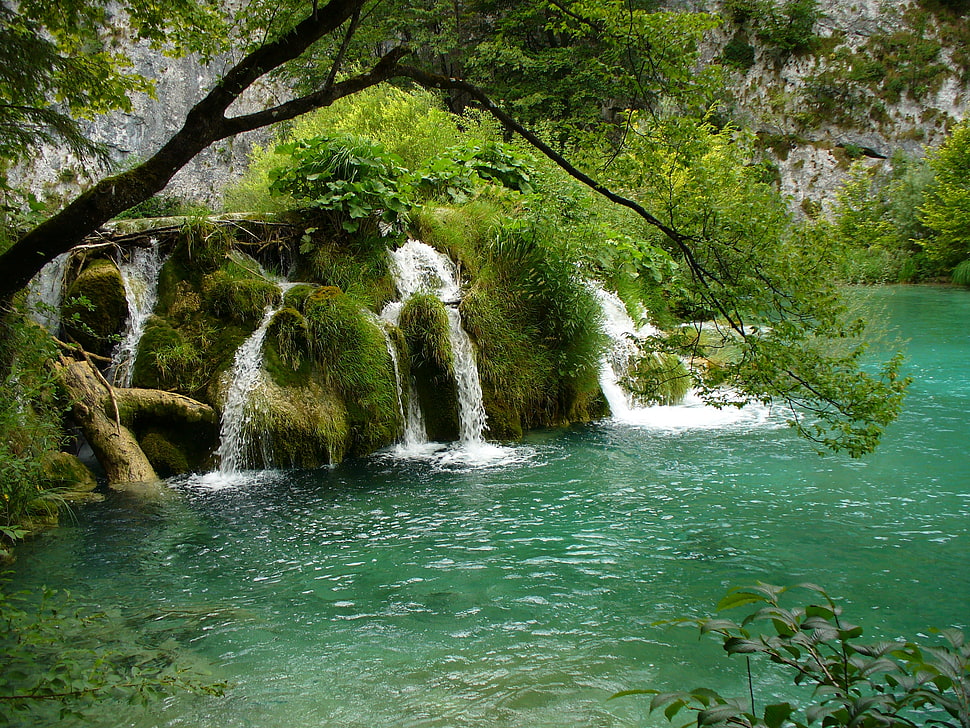 time-lapse photography of waterfall HD wallpaper