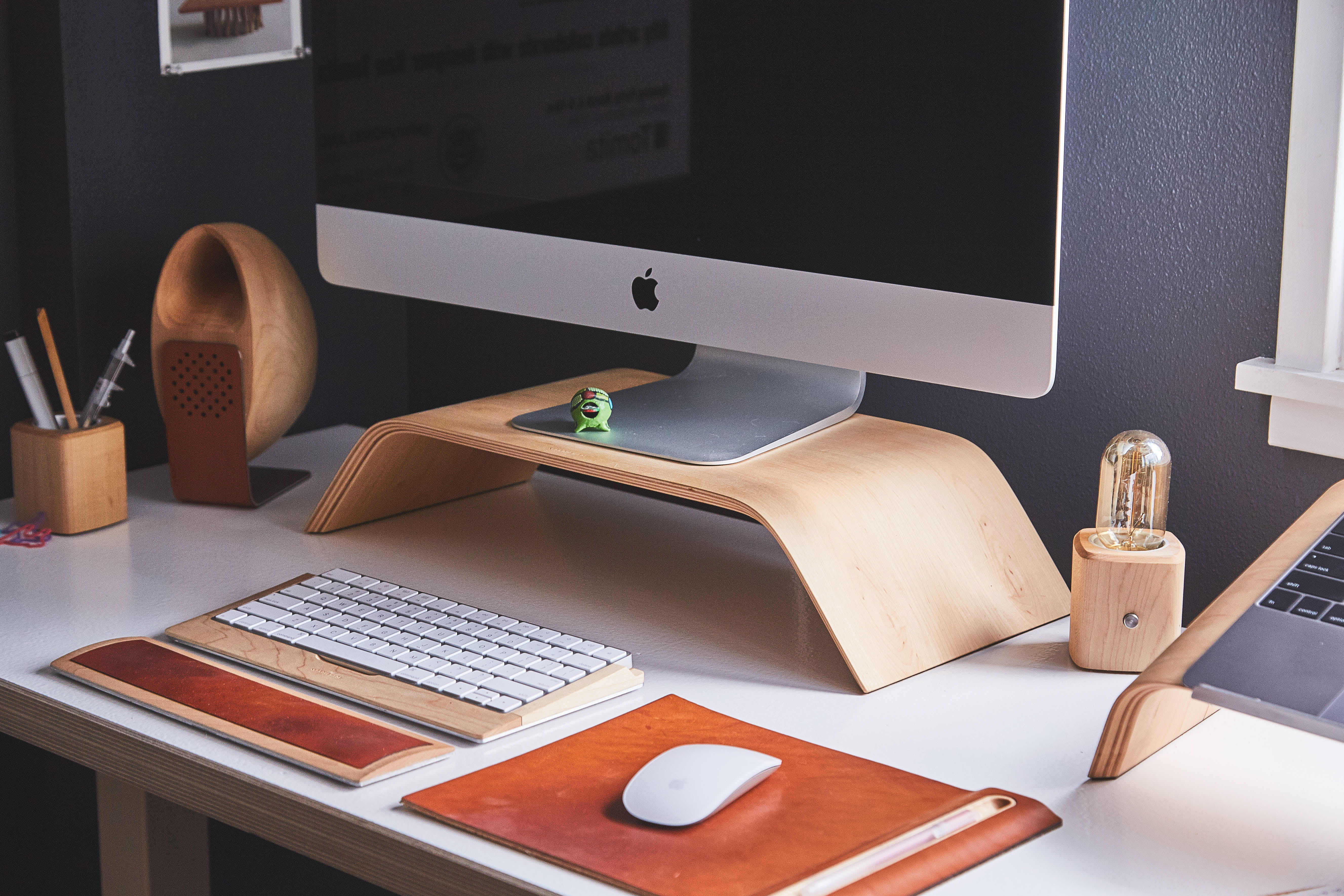 Wood, desk, laptop, office HD wallpaper | Wallpaper Flare
