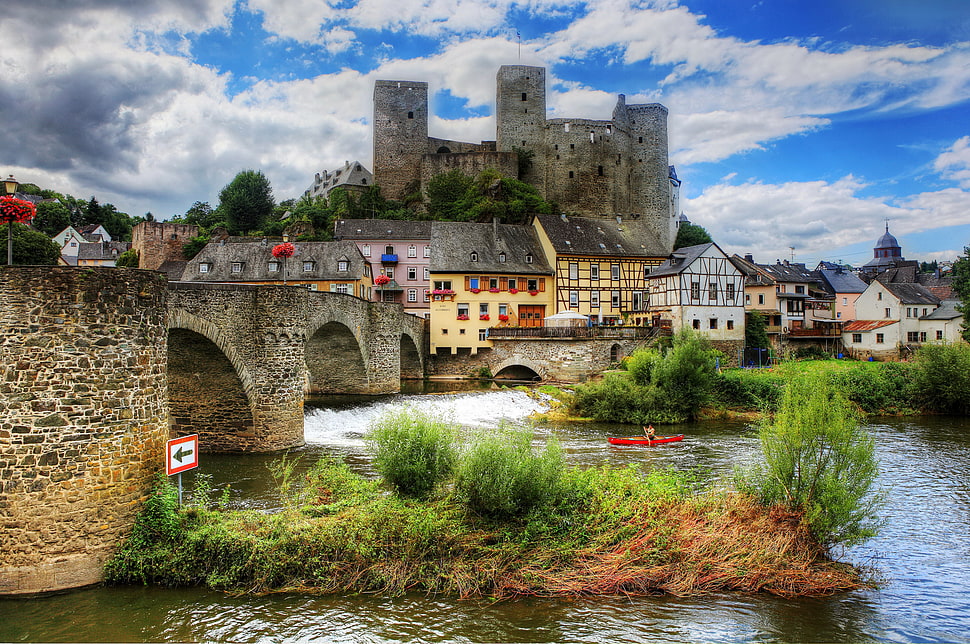 castle surround with house and bridge HD wallpaper