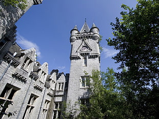 gray concrete building during daytime