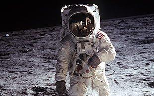 astronaut landscape photograph HD wallpaper