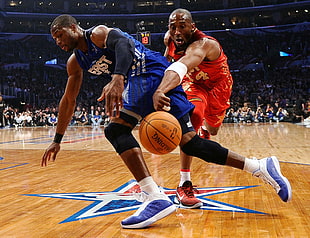 Kobe Bryant playing basketball HD wallpaper