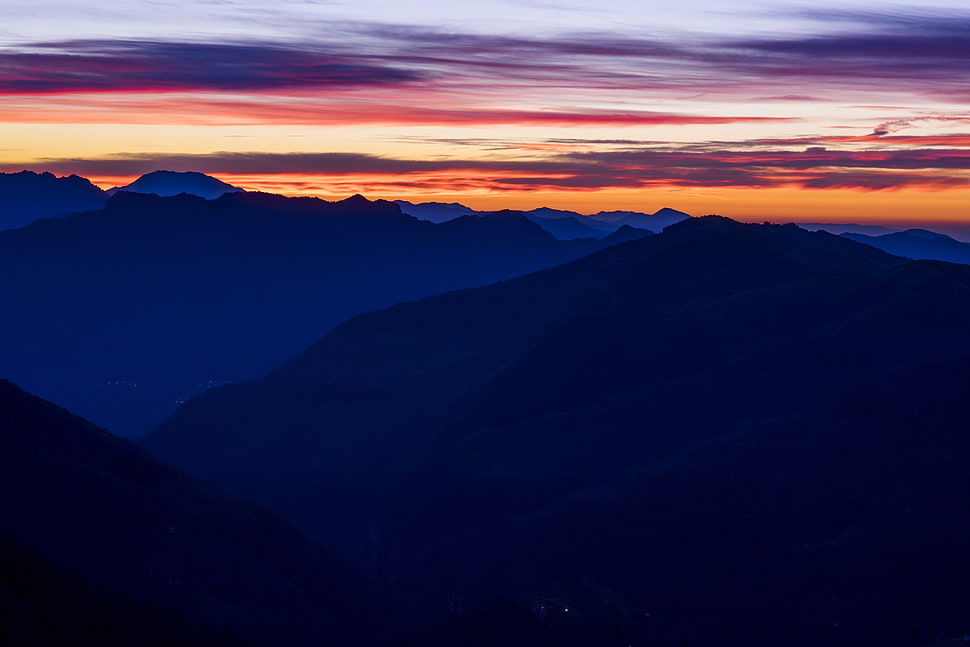 mountain view on sunset HD wallpaper