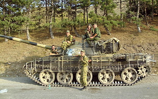 brown battle tank, military, tank, soldier, trees HD wallpaper
