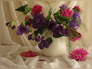 purple and pink petaled flower in vase HD wallpaper
