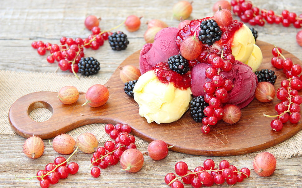 berries and berry ice creams, food, lunch, closeup, fruit HD wallpaper