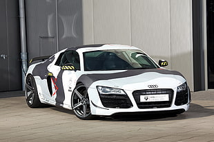 white and gray  Audi R8