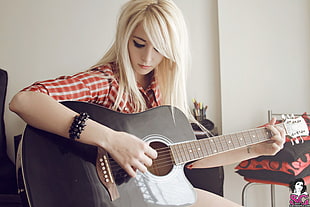 woman playing guitar HD wallpaper