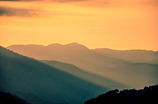 gray mountain during dusk HD wallpaper