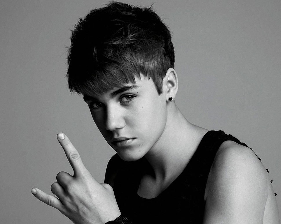 grey scaled photo of Justin Bieber HD wallpaper