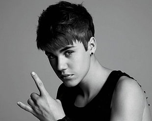 grey scaled photo of Justin Bieber