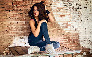 Selena Gomez, Selena Gomez, actress, singer, jeans HD wallpaper