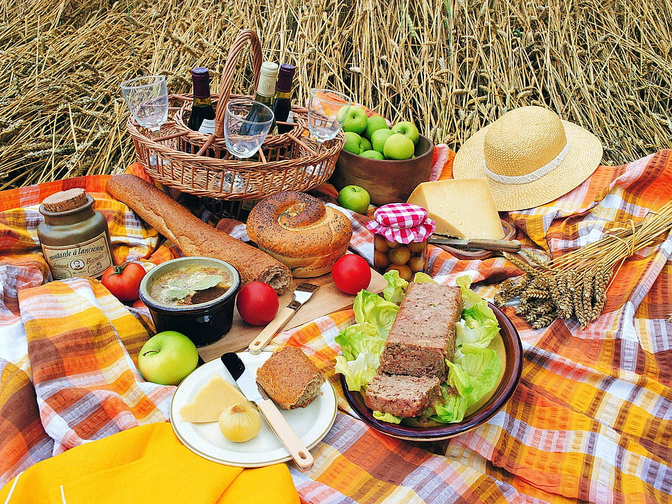 foods and drinks on picnic mat HD wallpaper
