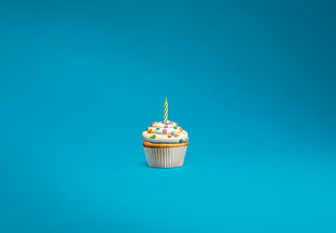 cup cake with white paper cup, Android (operating system), blue, minimalism, blue background