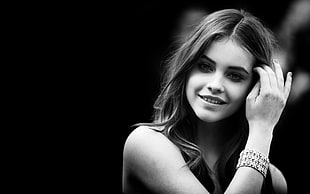 woman wearing black top with bangles while smiling HD wallpaper