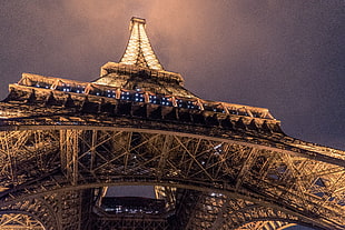 shallow focus photography of Eiffel Tower