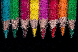 eight color pencils surface HD wallpaper