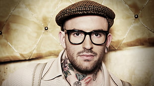 photo of man wearing black framed eyeglasses HD wallpaper