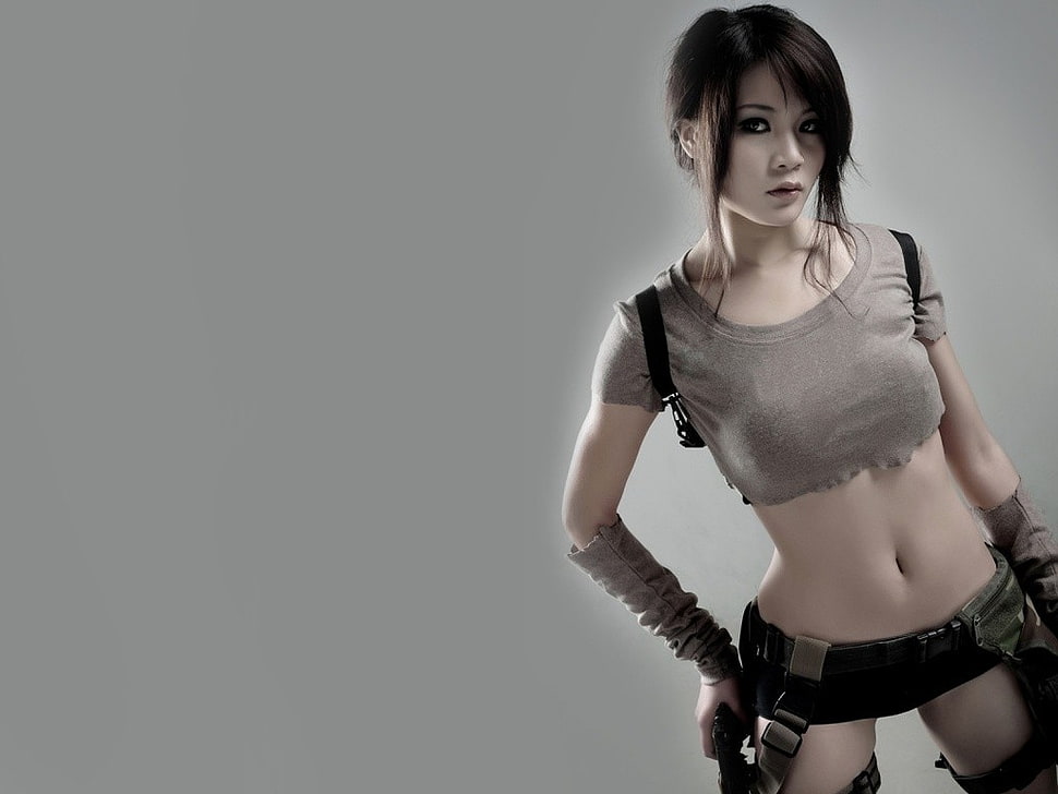 woman with gray crop-top and black short shorts HD wallpaper