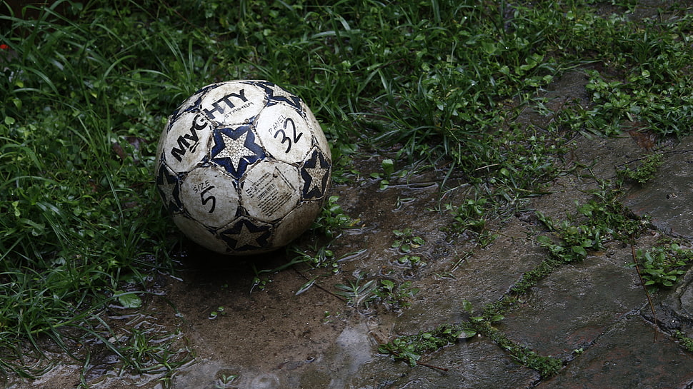 white and black soccer ball HD wallpaper