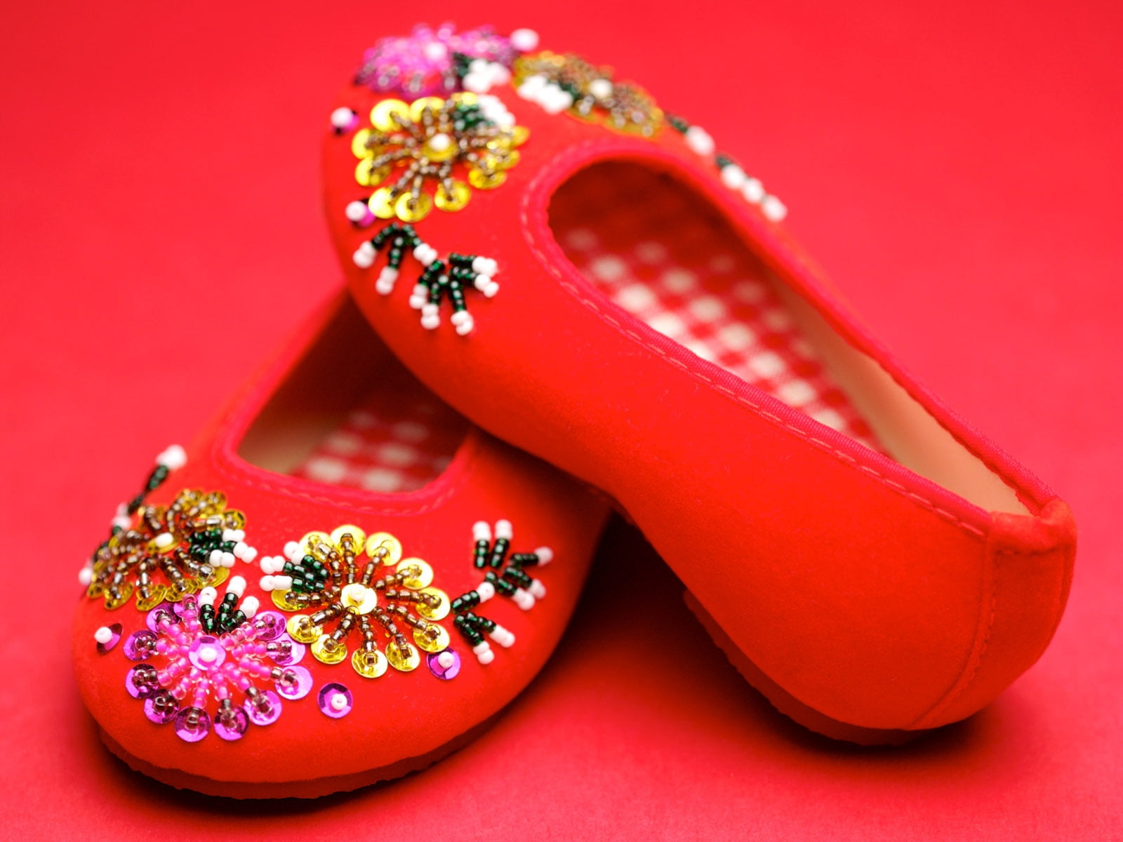 3840x2160 resolution | pair of red sequined flats HD wallpaper ...