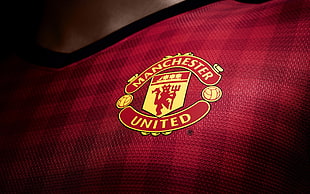 red Manchester United checked v-neck t-shirt HD wallpaper