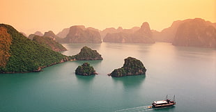 black boat on body of water, nature, landscape, Halong Bay, Vietnam HD wallpaper