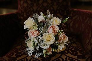 white and pink roses decor