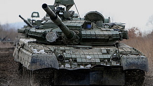 grey and black artillery tank