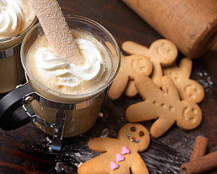 gingerbread man and cafe HD wallpaper