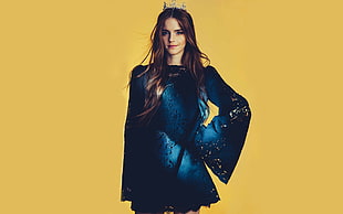 Emma Watson in blue and black long-sleeved dress wearing silver tiara HD wallpaper