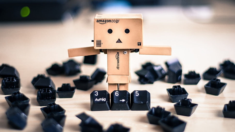 brown box man, Amazon, Danbo HD wallpaper