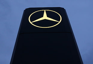 Mercedes-Benz light-up signage, Mercedes-Benz, logo