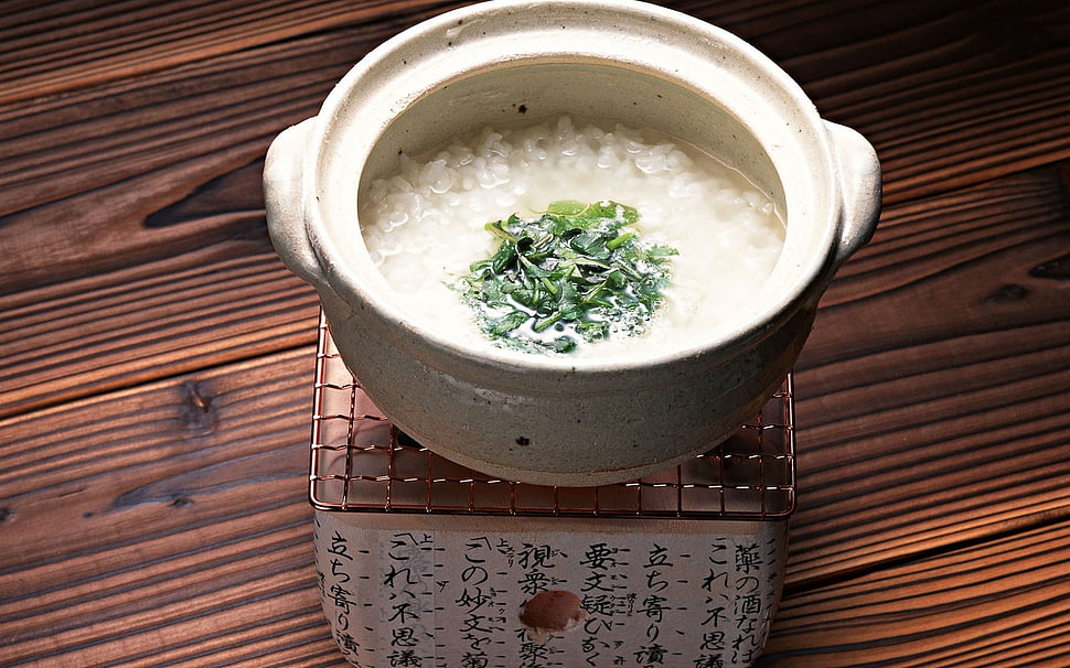 rice soup with green parsley HD wallpaper